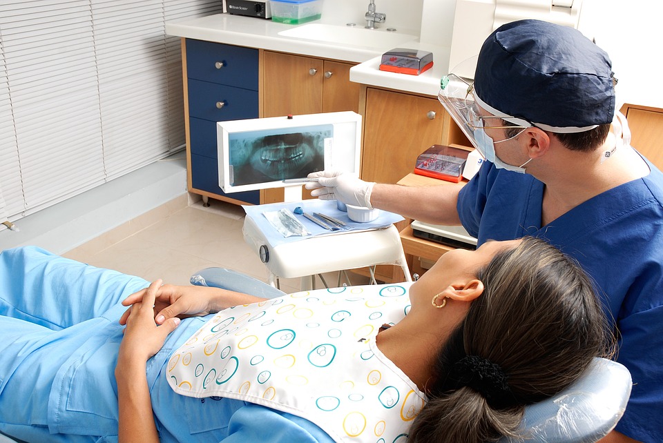 Les conseils du Dr Yann Guez pour vaincre la peur du dentiste 